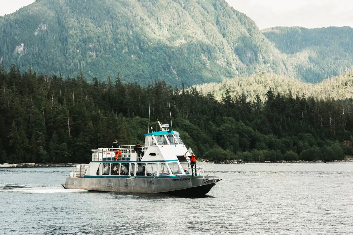 Wildlife Boat Tour & Fin Island Lodge Feast