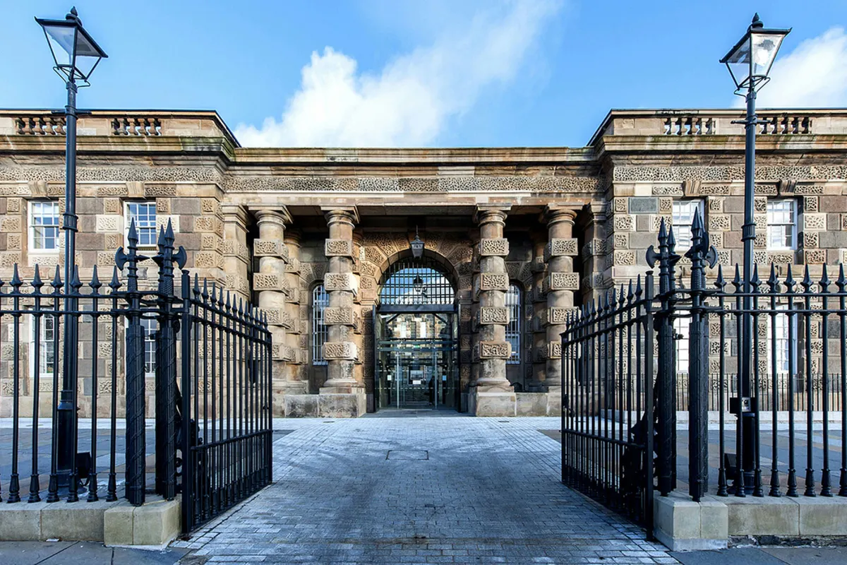 Bars &amp; Bars: Whiskey and Walls