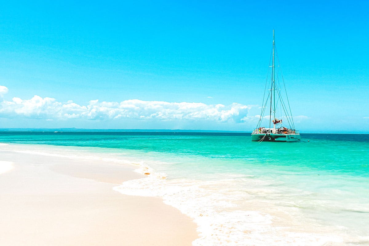 Catamaran Sail, Snorkeling & Beach Escape