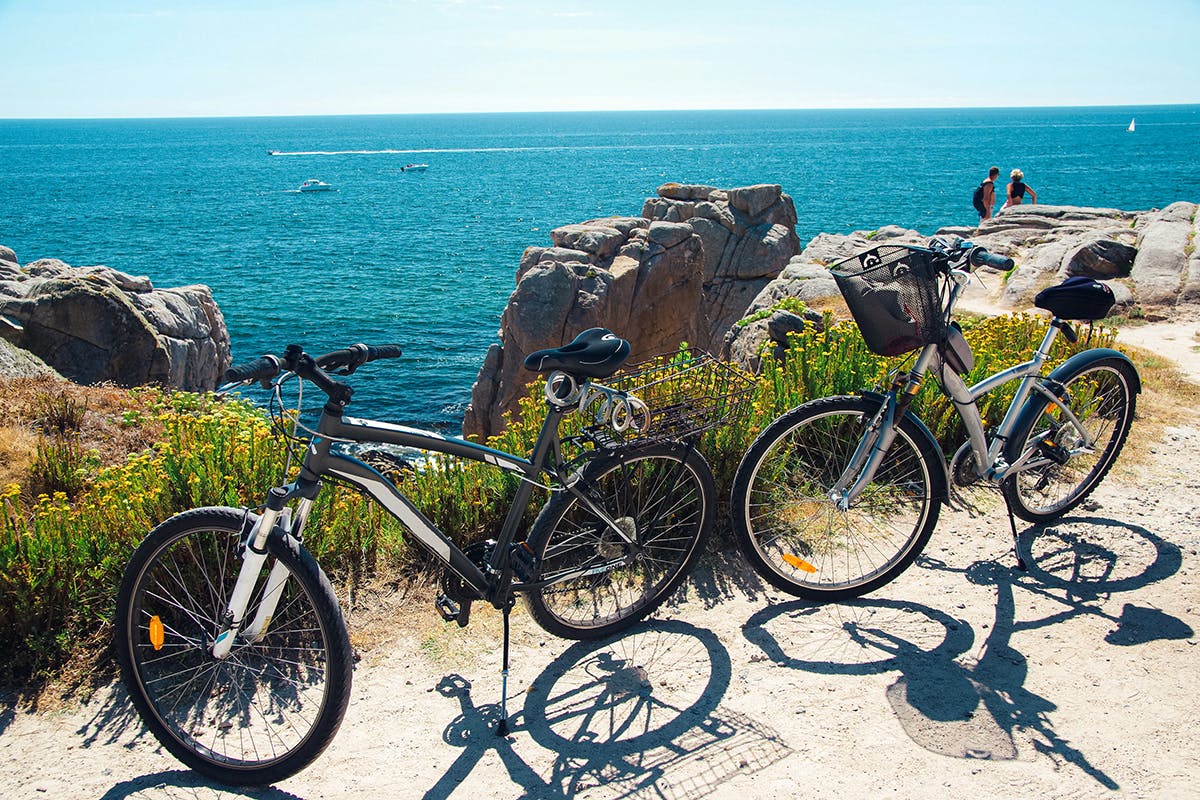 Countryside Bike Tour & Traditional Lunch