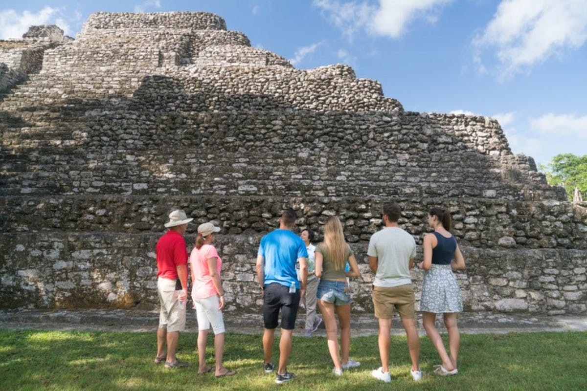 Chacchoben Tour & Villa Mahikal Lunch