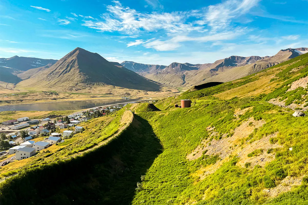 Hvanneyrarskál Valley Scenic Hike
