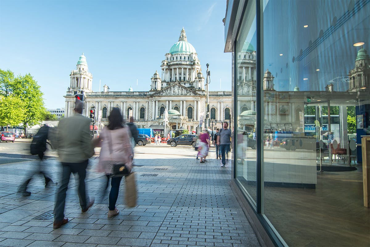 Belfast on Foot: Landmarks & Legends