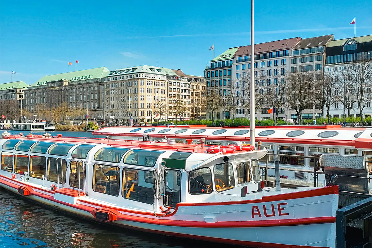 Hamburg Highlights & Evening Cruise on Alster Lake