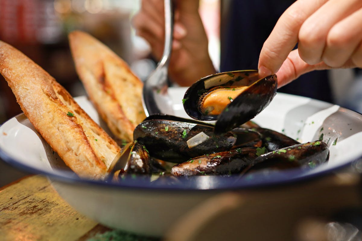 El Cabanyal: Hidden Gems and Culinary Tour