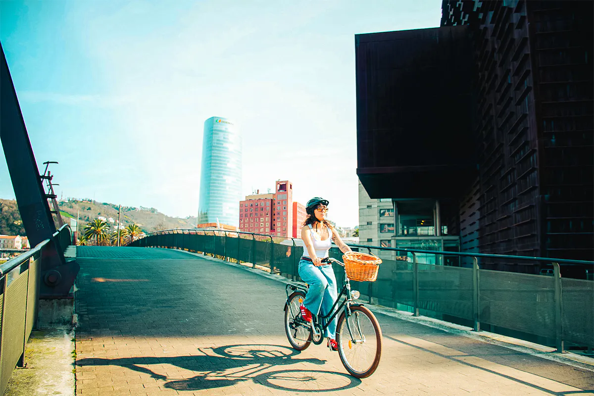 Bilbao by E-Bike & Riverside Ride