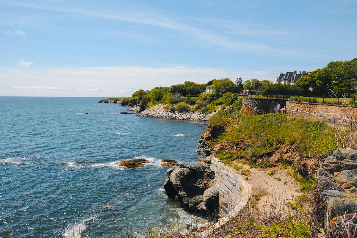 Newport Cliff Walk and Tour of The Breakers