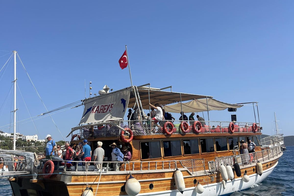 Bays & Bliss: A Bodrum Boat Escape